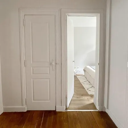 Appartamento Amazing Two Bedroom In The Heart Of Parigi