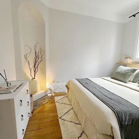 Amazing Two Bedroom In The Heart Of Parigi